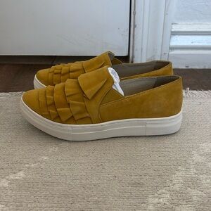 Seychelles Quake Mustard Suede Shoes